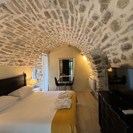 La Maison Des Vendangeurs - Table D'Hotes Le Soir Du Jeudi Au Dimanche- Jacuzzi - Balneo Spa - Acces Piscine Pour Toutes Les Chambres Sauf Studio Coquet- Piscine De Mai A Mi-Octobre Martignargues Екстер'єр фото