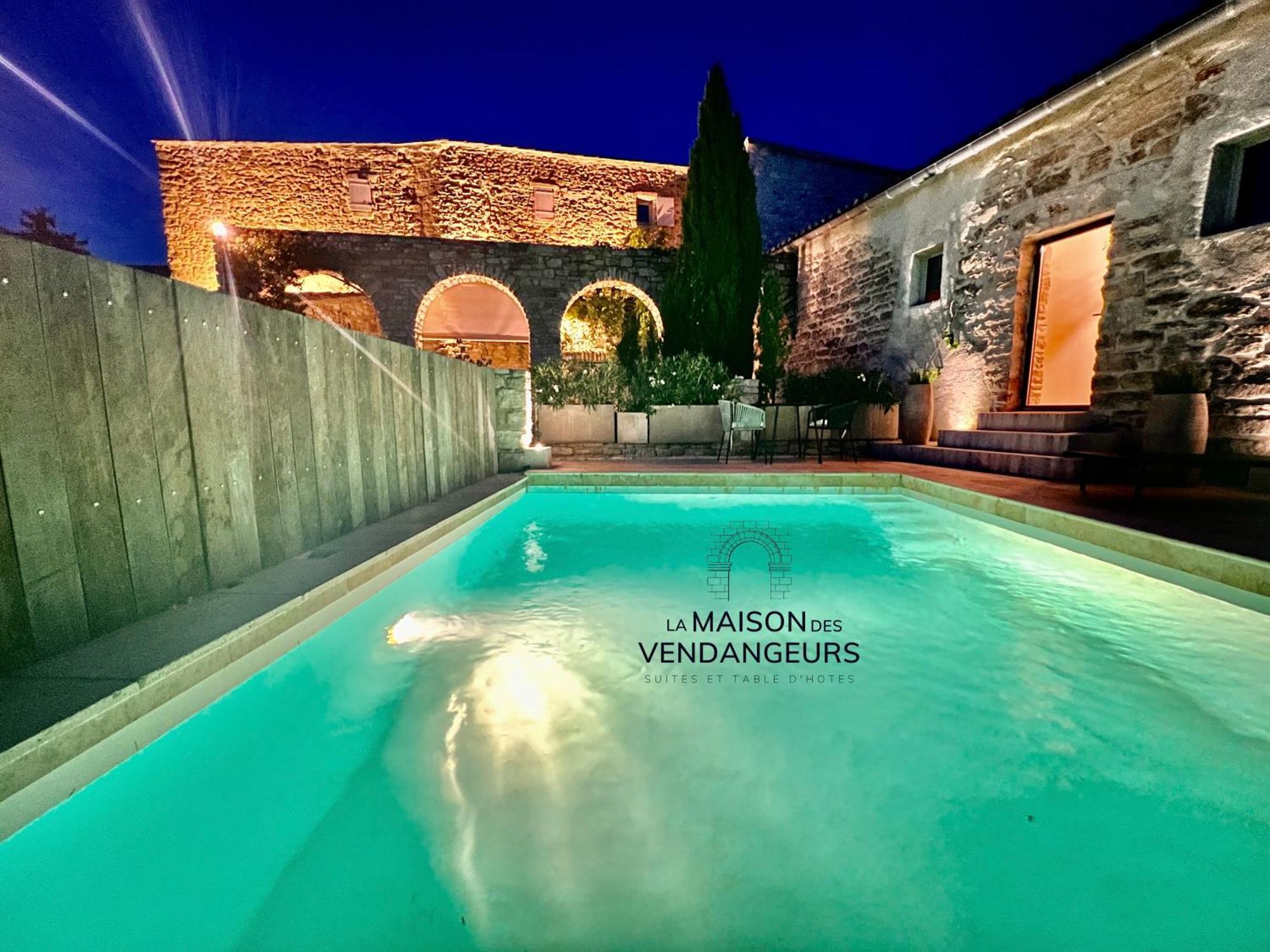 La Maison Des Vendangeurs - Table D'Hotes Le Soir Du Jeudi Au Dimanche- Jacuzzi - Balneo Spa - Acces Piscine Pour Toutes Les Chambres Sauf Studio Coquet- Piscine De Mai A Mi-Octobre Martignargues Екстер'єр фото
