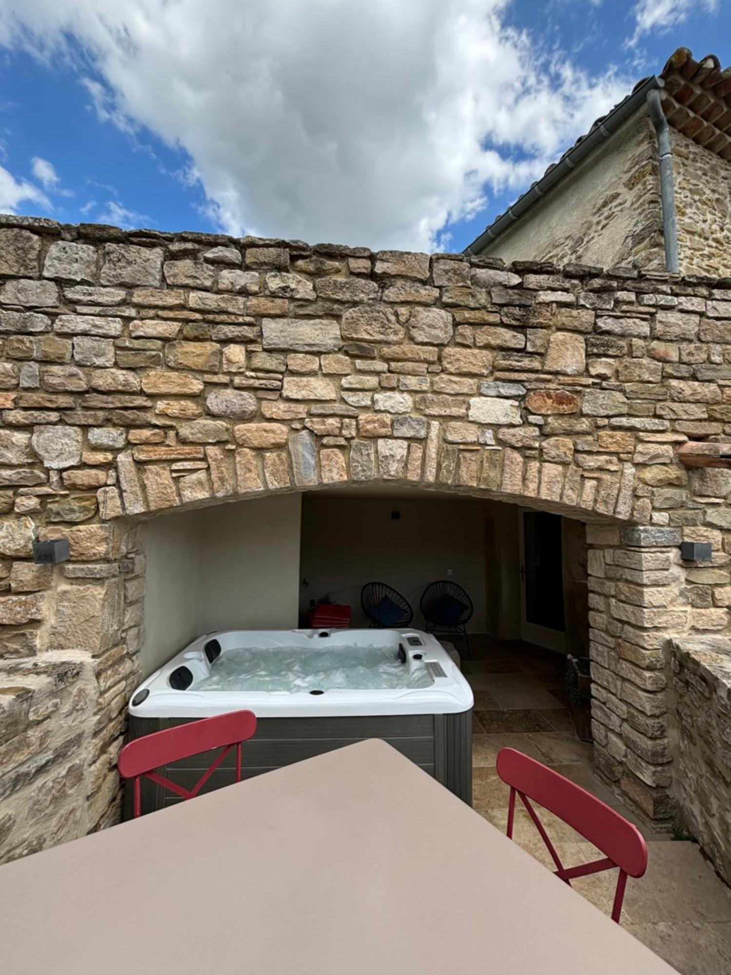 La Maison Des Vendangeurs - Table D'Hotes Le Soir Du Jeudi Au Dimanche- Jacuzzi - Balneo Spa - Acces Piscine Pour Toutes Les Chambres Sauf Studio Coquet- Piscine De Mai A Mi-Octobre Martignargues Екстер'єр фото