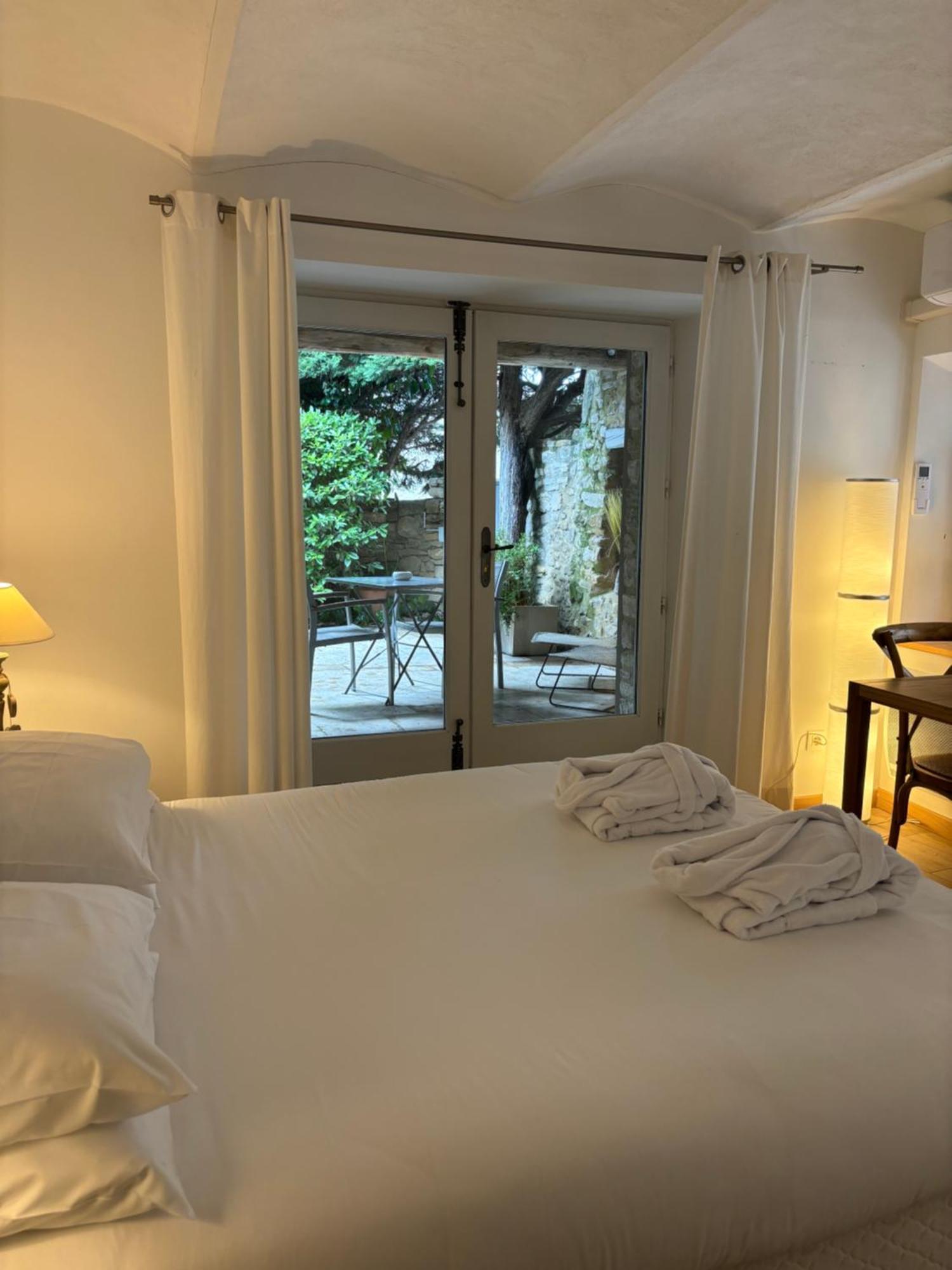 La Maison Des Vendangeurs - Table D'Hotes Le Soir Du Jeudi Au Dimanche- Jacuzzi - Balneo Spa - Acces Piscine Pour Toutes Les Chambres Sauf Studio Coquet- Piscine De Mai A Mi-Octobre Martignargues Екстер'єр фото