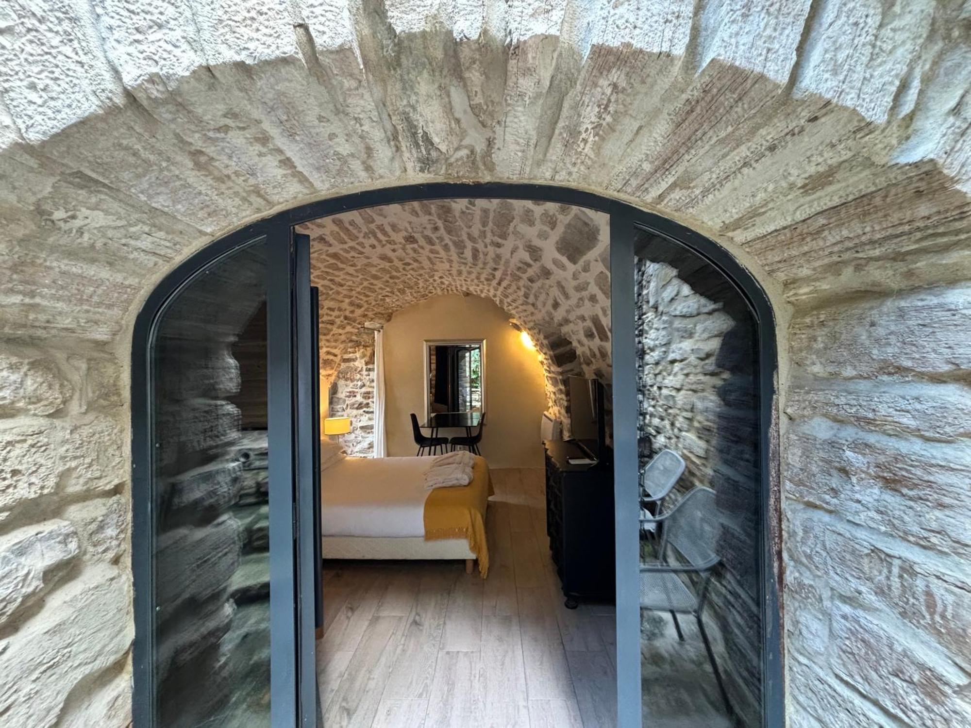 La Maison Des Vendangeurs - Table D'Hotes Le Soir Du Jeudi Au Dimanche- Jacuzzi - Balneo Spa - Acces Piscine Pour Toutes Les Chambres Sauf Studio Coquet- Piscine De Mai A Mi-Octobre Martignargues Екстер'єр фото
