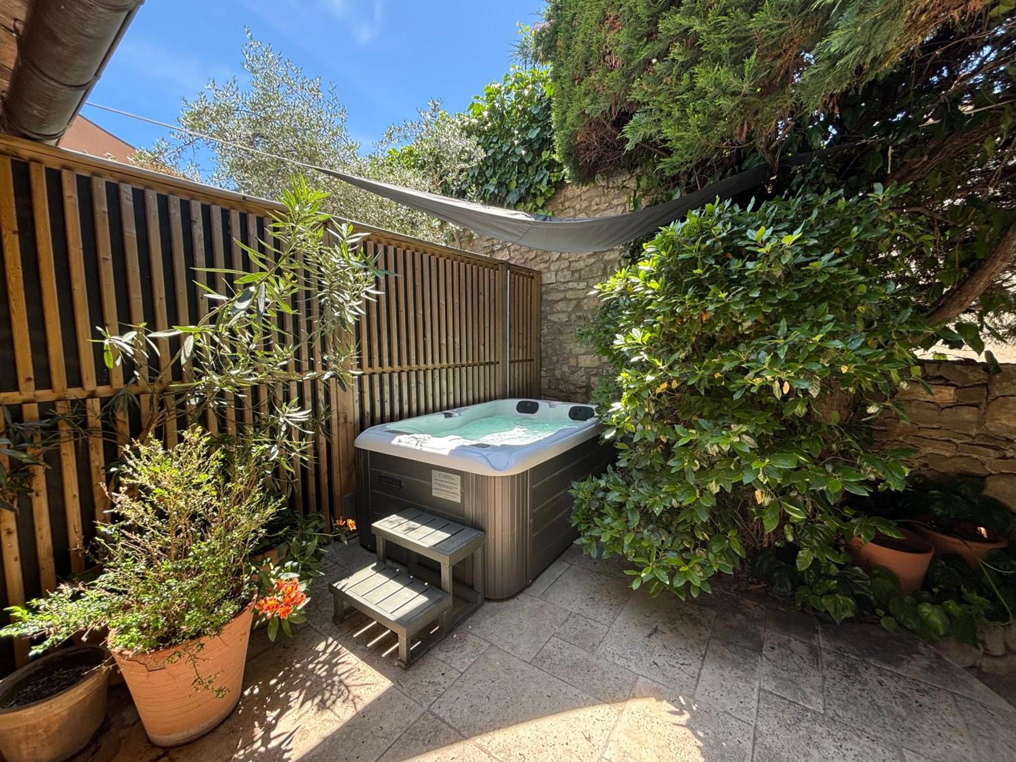 La Maison Des Vendangeurs - Table D'Hotes Le Soir Du Jeudi Au Dimanche- Jacuzzi - Balneo Spa - Acces Piscine Pour Toutes Les Chambres Sauf Studio Coquet- Piscine De Mai A Mi-Octobre Martignargues Екстер'єр фото