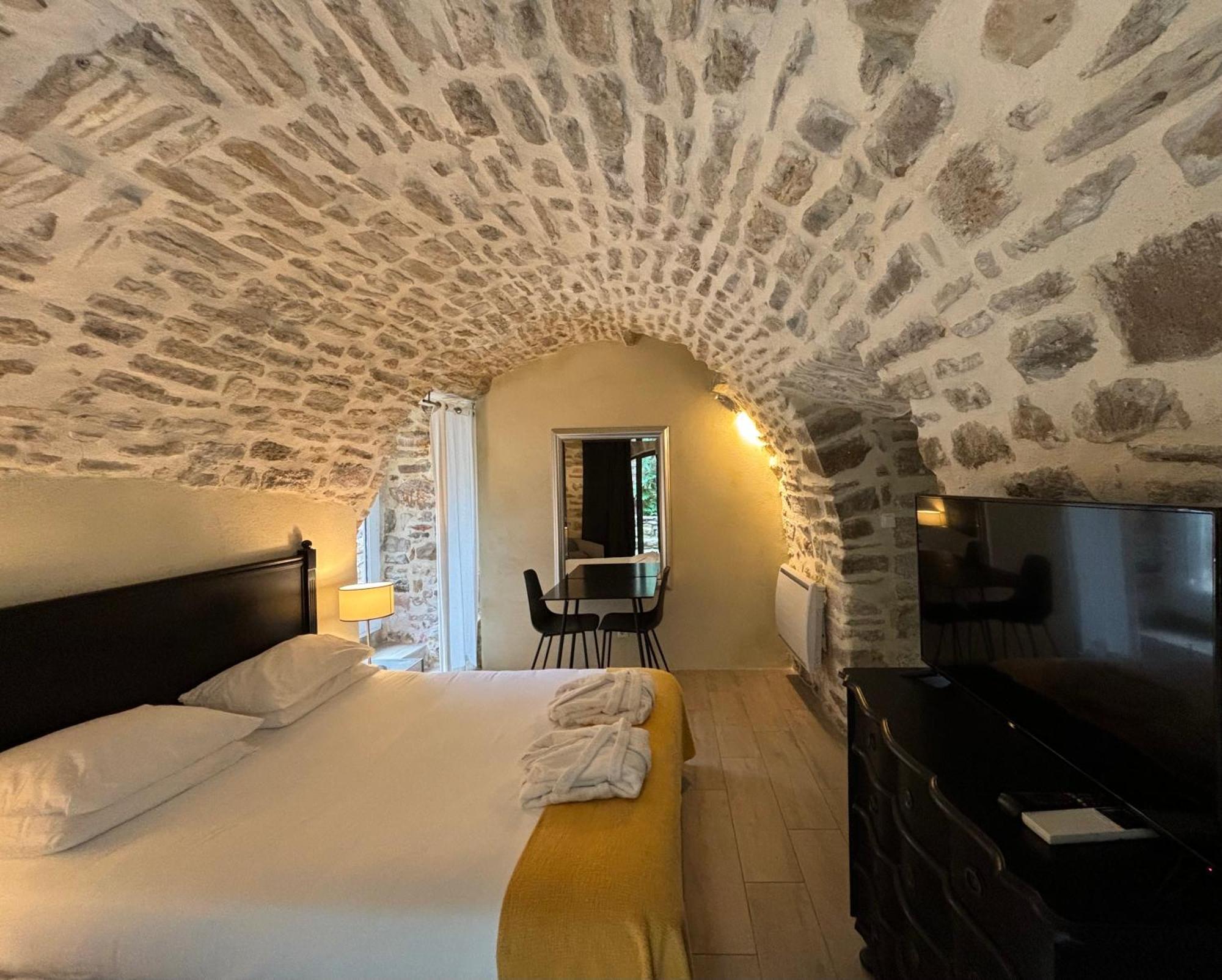 La Maison Des Vendangeurs - Table D'Hotes Le Soir Du Jeudi Au Dimanche- Jacuzzi - Balneo Spa - Acces Piscine Pour Toutes Les Chambres Sauf Studio Coquet- Piscine De Mai A Mi-Octobre Martignargues Екстер'єр фото