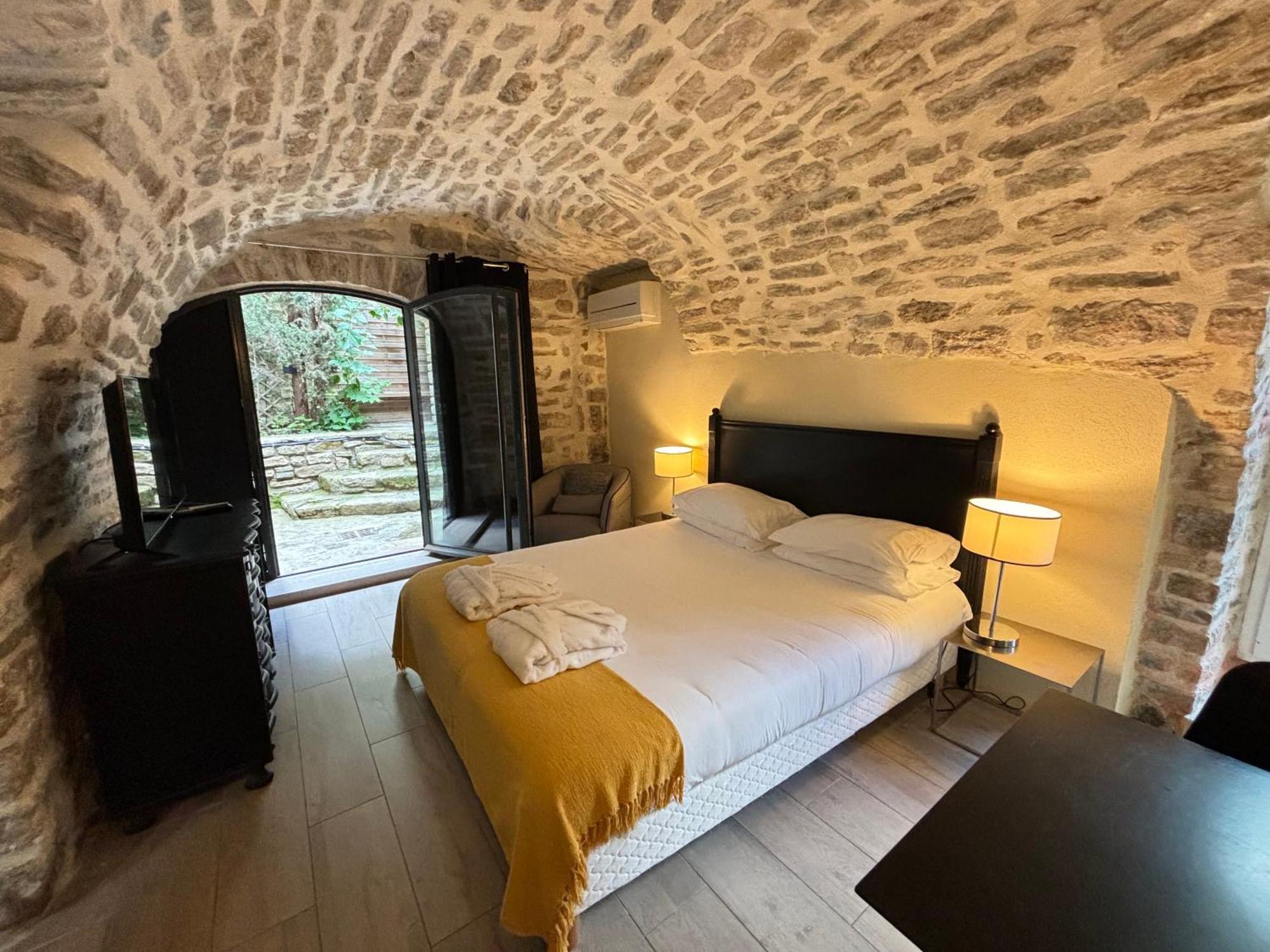 La Maison Des Vendangeurs - Table D'Hotes Le Soir Du Jeudi Au Dimanche- Jacuzzi - Balneo Spa - Acces Piscine Pour Toutes Les Chambres Sauf Studio Coquet- Piscine De Mai A Mi-Octobre Martignargues Екстер'єр фото
